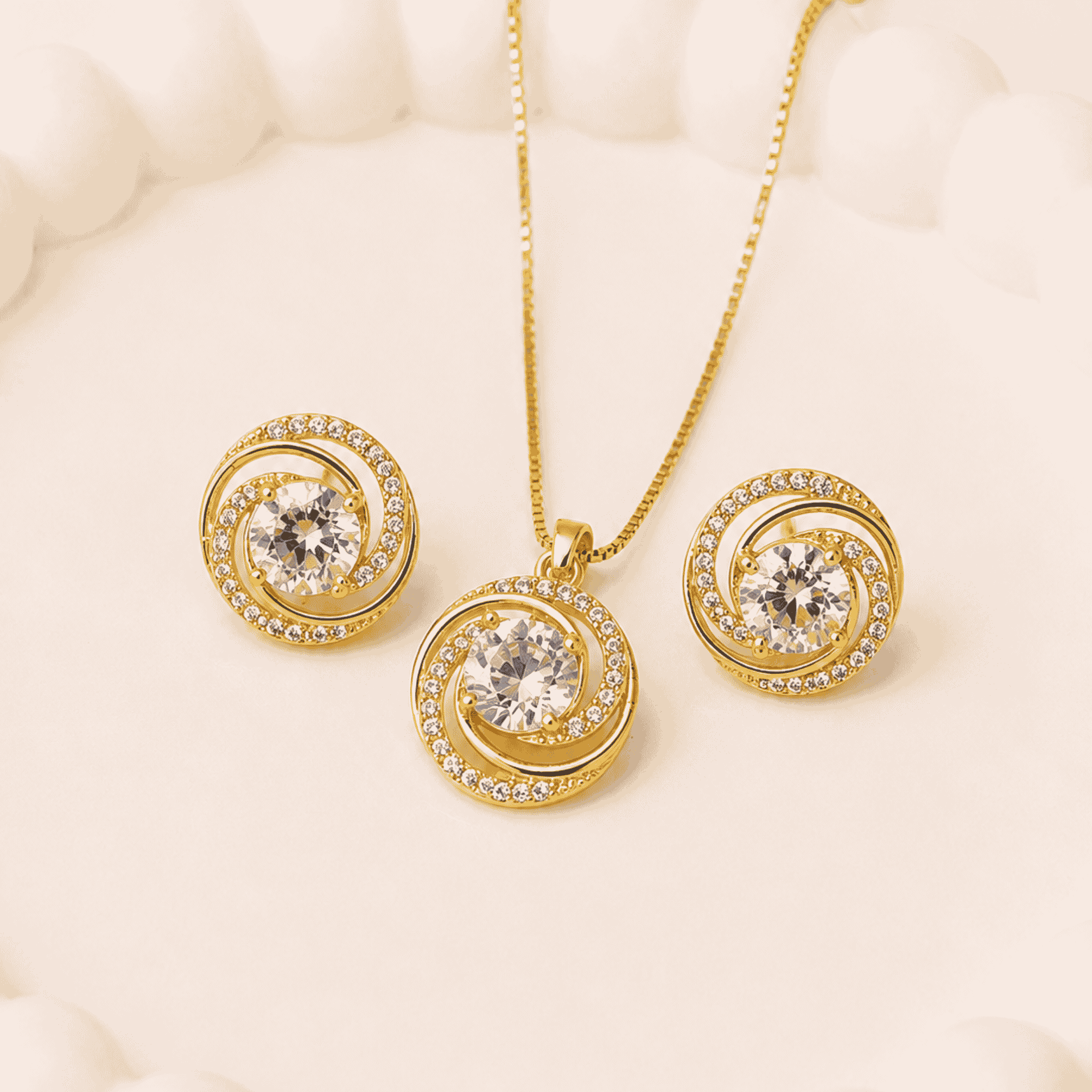 Conjunto circular dourado com cravejados e zircônia Briliah